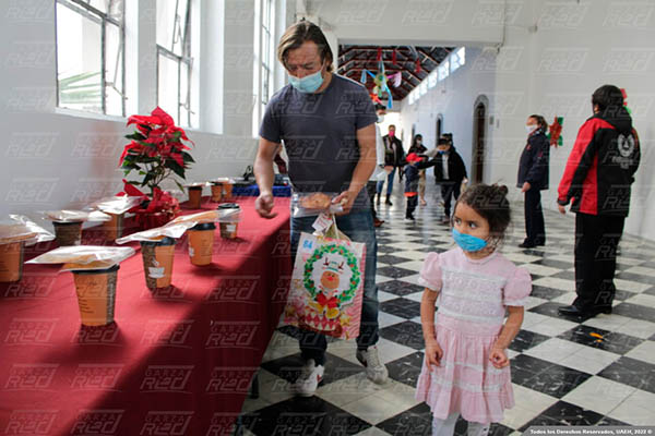 obsequios Navideños y Encendido de Luces 2020
