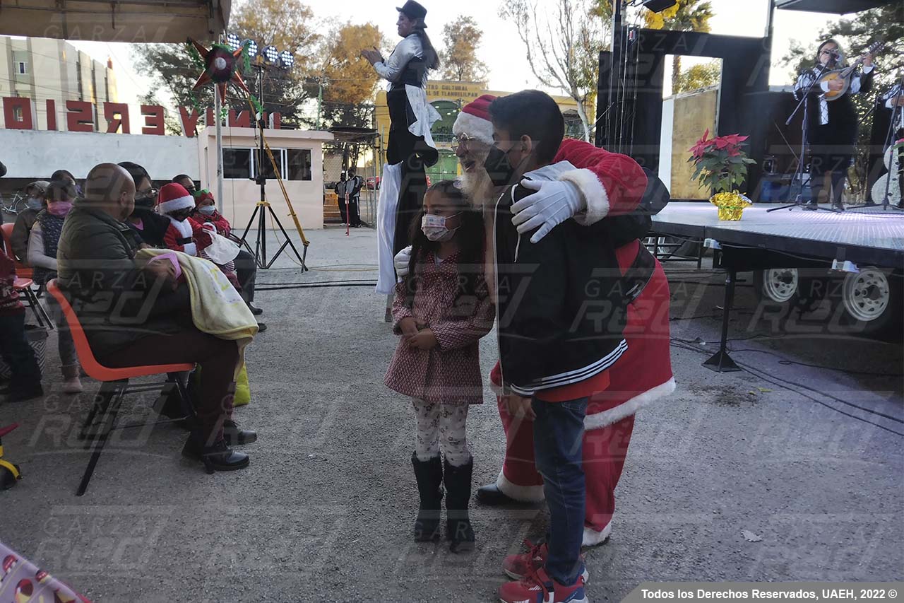 obsequios navideños, Escuela Superior de Tlahuelilpan