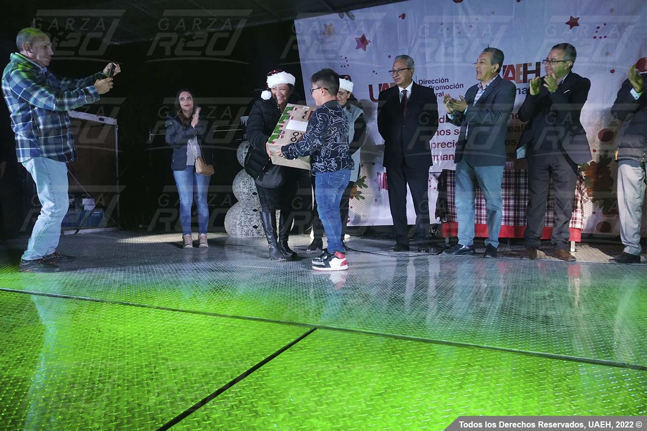 obsequios navideños, Escuela Superior de Tlahuelilpan