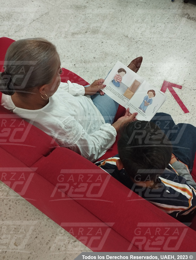 Un paseo por la biblioteca garza