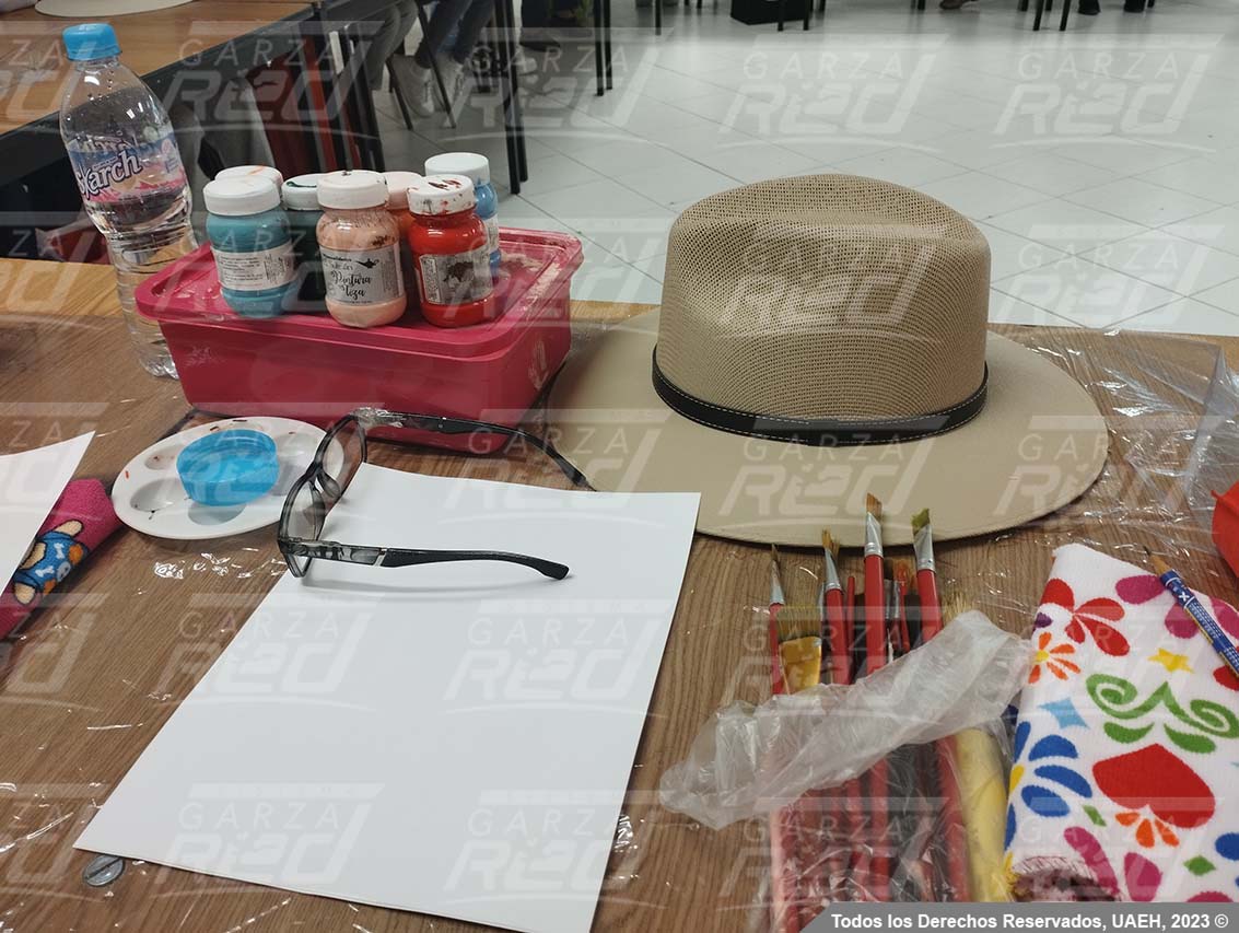 Taller de pintura en sombreros