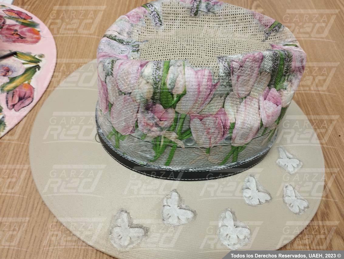 Taller de pintura en sombreros