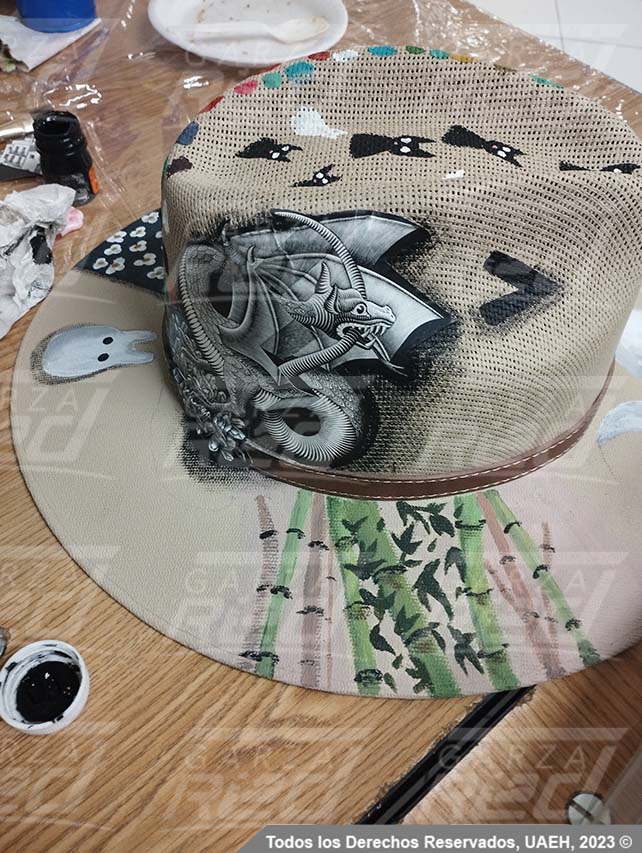 Taller de pintura en sombreros