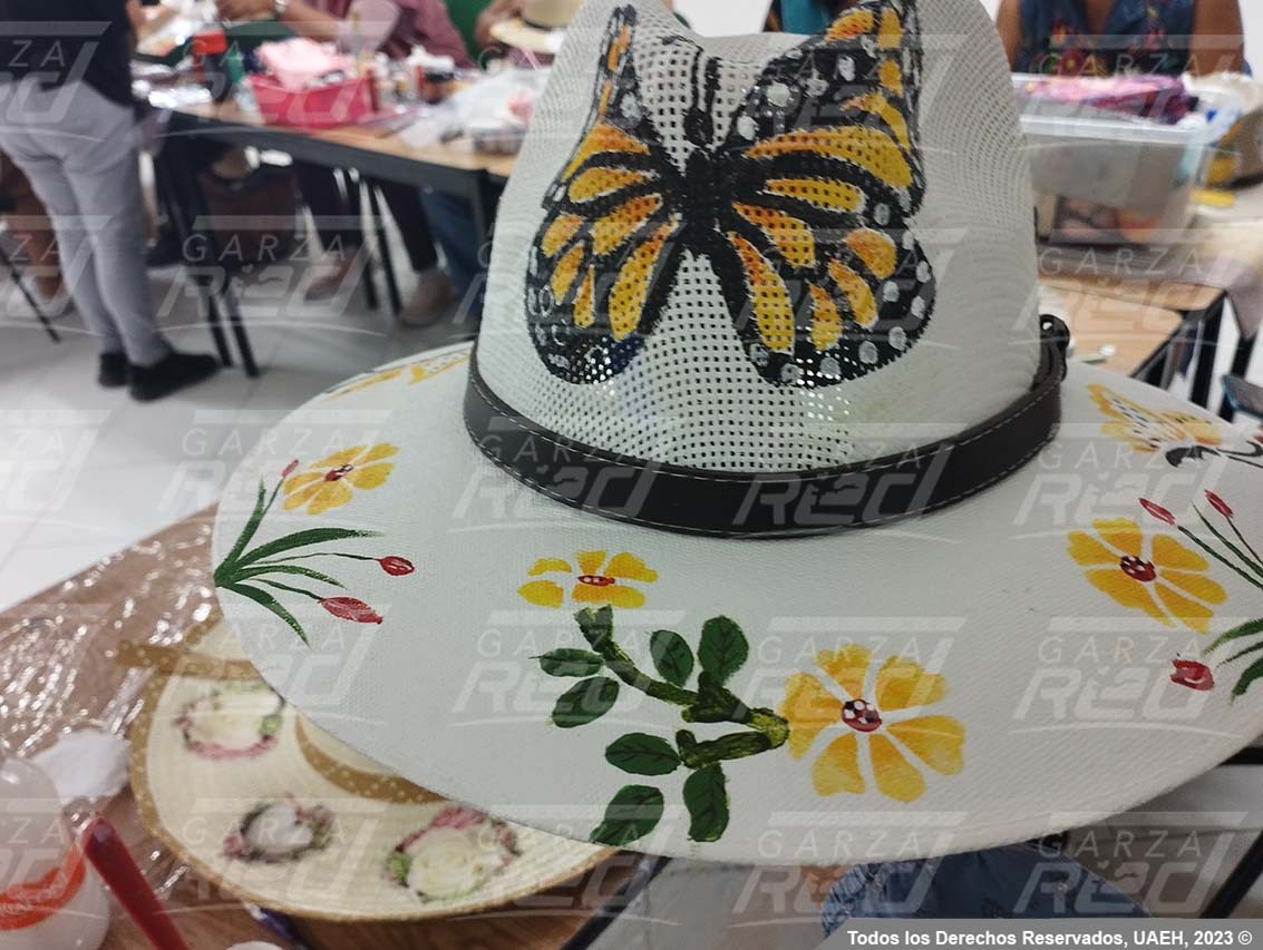 Taller de pintura en sombreros