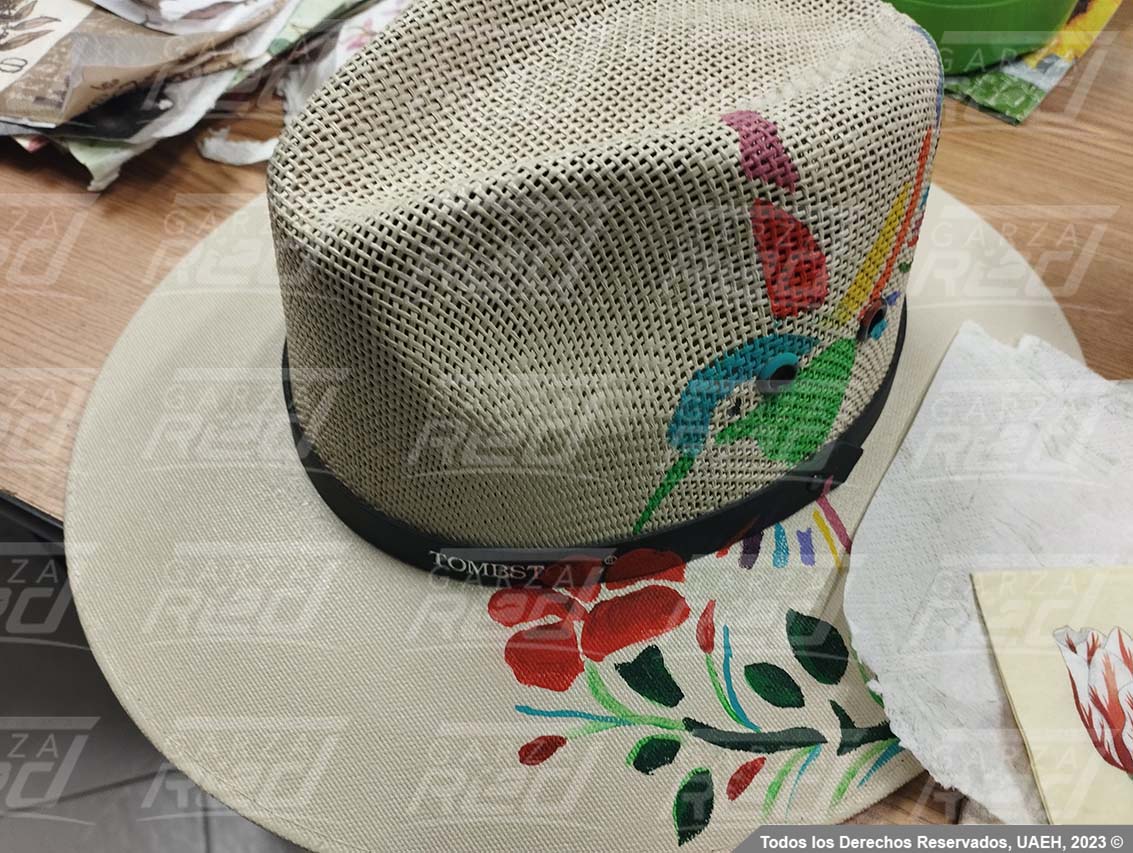 Taller de pintura en sombreros