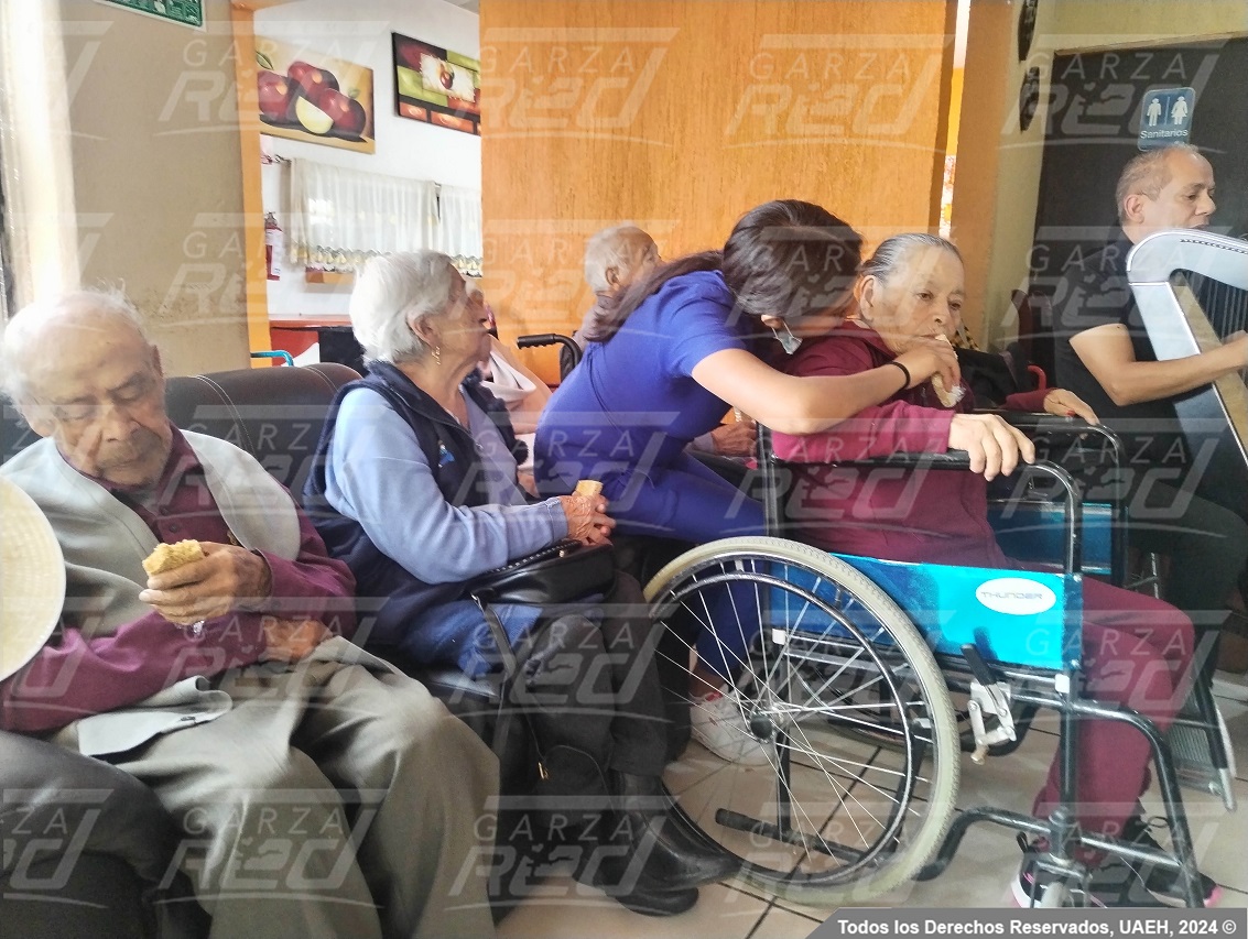 Visita a asilo: CENAGER